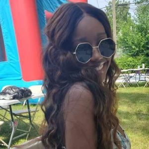 Meet your Posher, Kerie